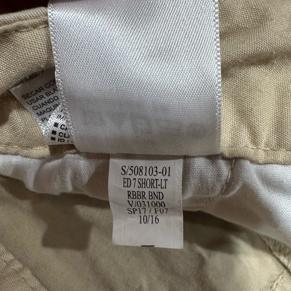 Old Navy Khaki Shorts, Size 6 - Picture 4 of 9